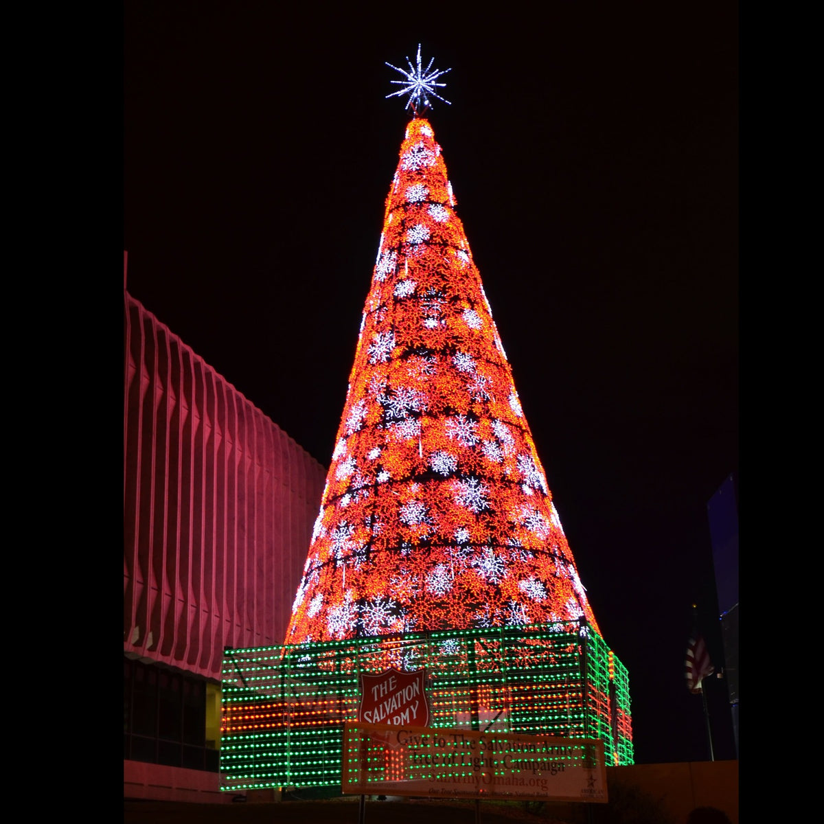 Snowflake Aluminum Frame Tree commercial installation