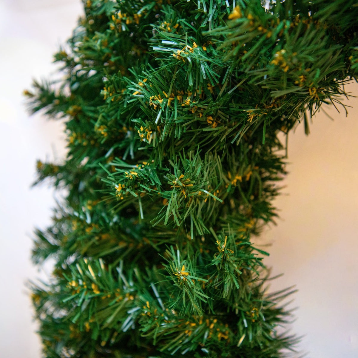 108" Sierra Fir Wreath Unlit - foliage close-up 1