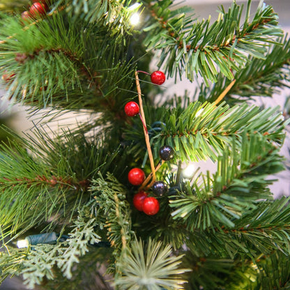 9' Mountain Pine Garland with LED Concave Lights - close-up 2