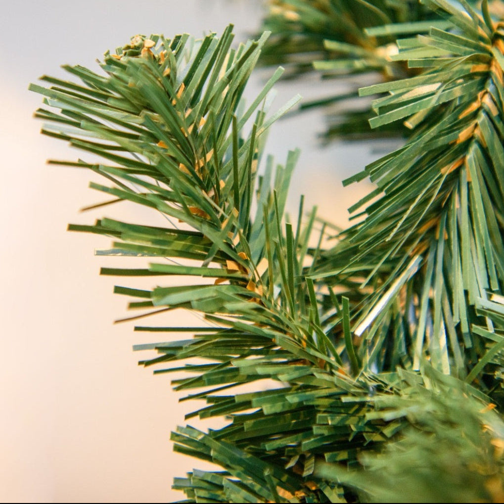 Non-Lit 9' Garland - branch close-up